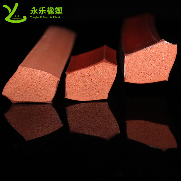 擠出復合發(fā)泡硅膠條，耐高溫復合發(fā)泡硅膠條，耐老化復合發(fā)泡硅膠條